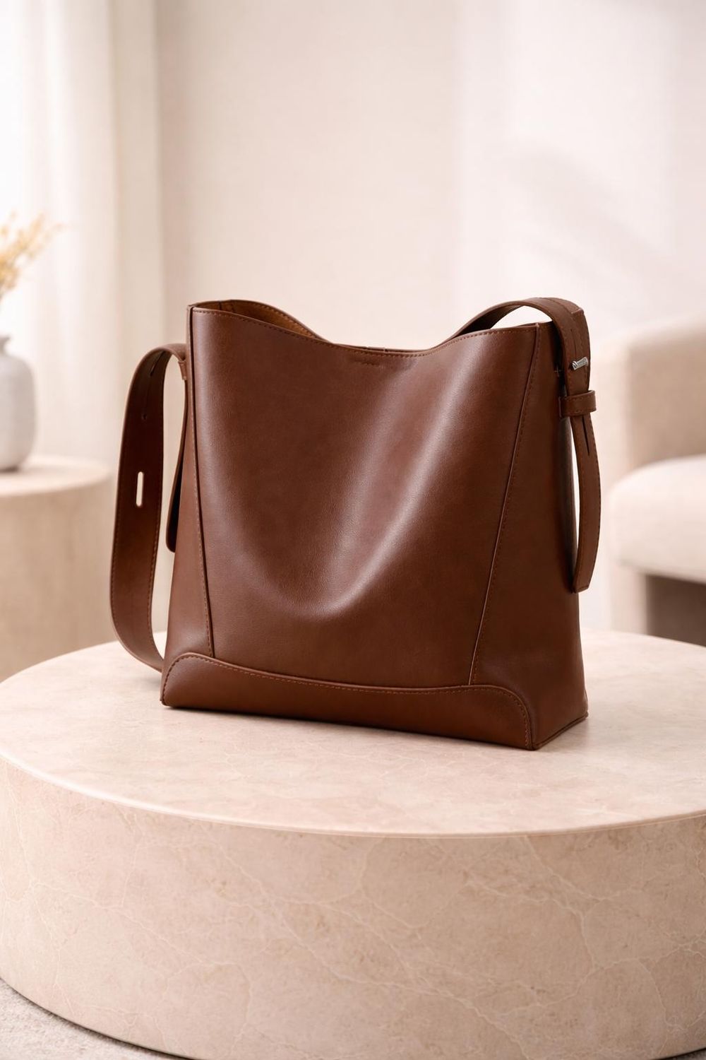 Cowhide Women’s Shoulder Bag – Fashion Trend detail photo 3