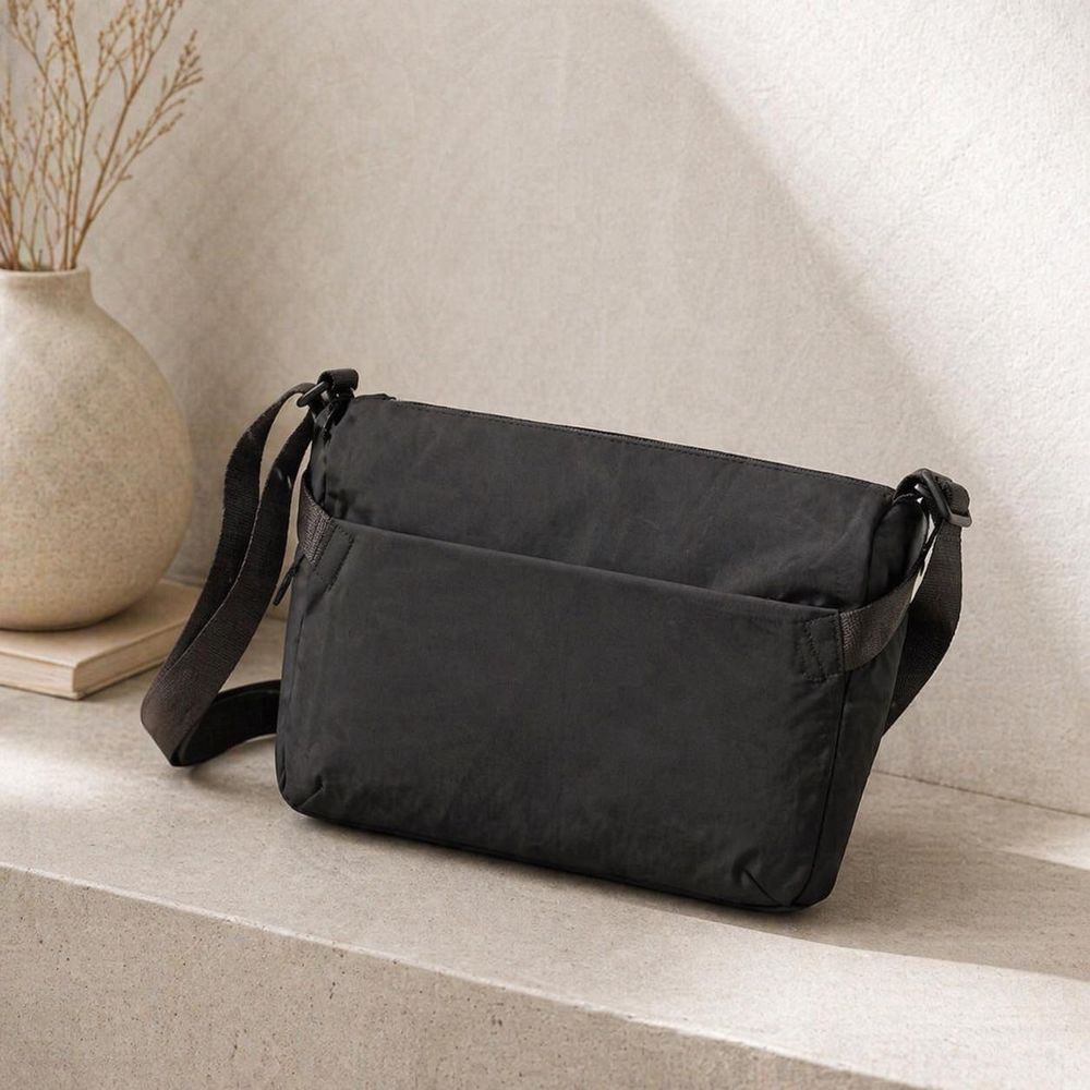 Large Capacity Canvas Messenger Bag detail photo 3