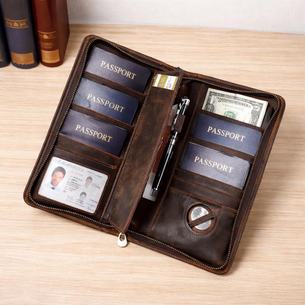Leather Passport Wallet for Family Travel detail photo 3