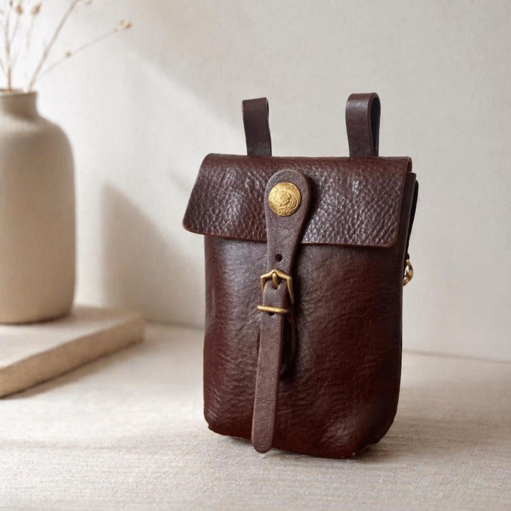 Men's Cowhide Leather Vertical Waist Bag detail photo 2