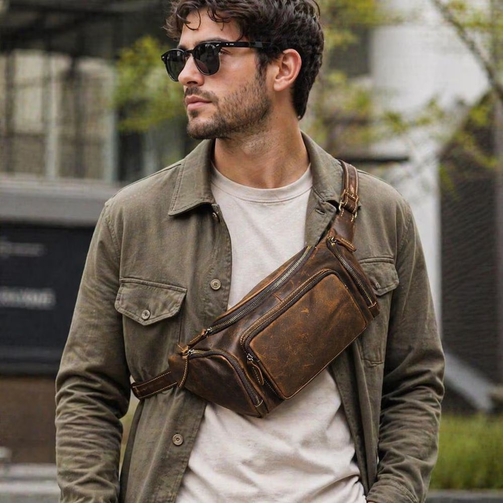 Men's Retro Leather Crossbody Chest Bag detail photo 4