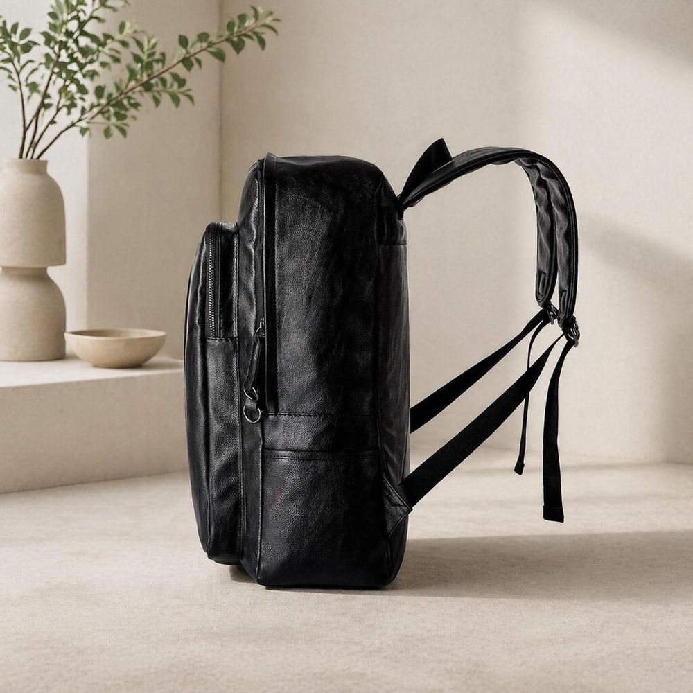 Men’s Genuine Leather Backpack detail photo 3