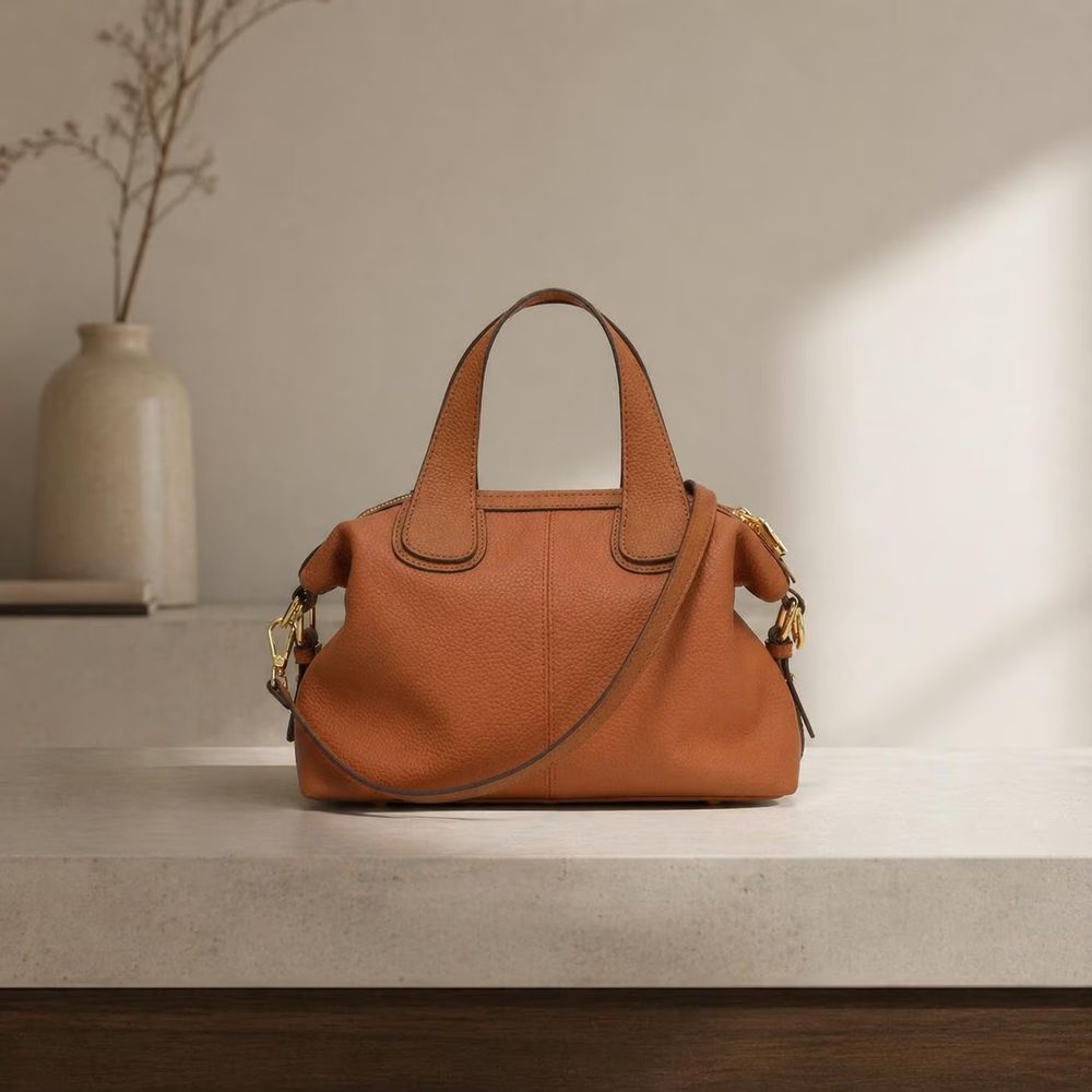 Natural Cow Leather Retro Crossbody Bag detail photo 3