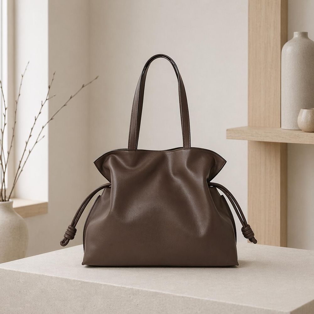 Women’s Drawstring Pleated Bucket Bag detail photo 4
